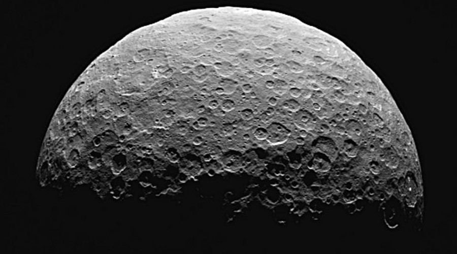 Icy heart: Dramatic landslides on Ceres shed new light on dwarf planet (PHOTOS)