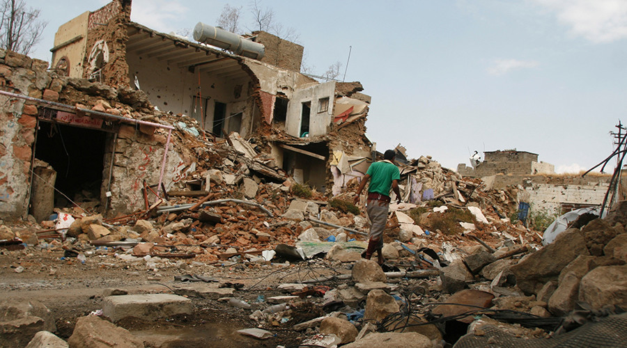 Saudi-led coalition ‘bombing hospitals, violating rights of children’ in Yemen – report