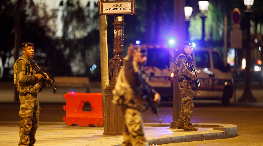 Terrified eyewitnesses share footage of Paris attack aftermath (VIDEOS)