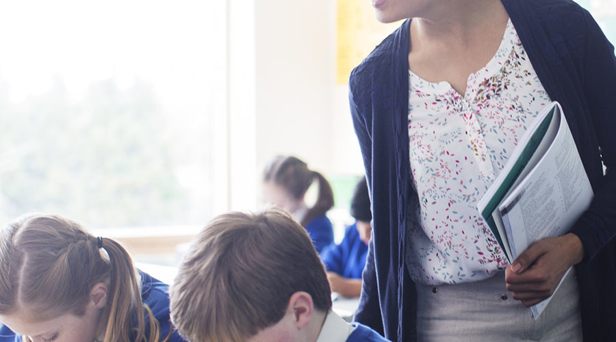 Exclusive: Teacher speaks to RT about her viral ‘rant’ against Tory education cuts