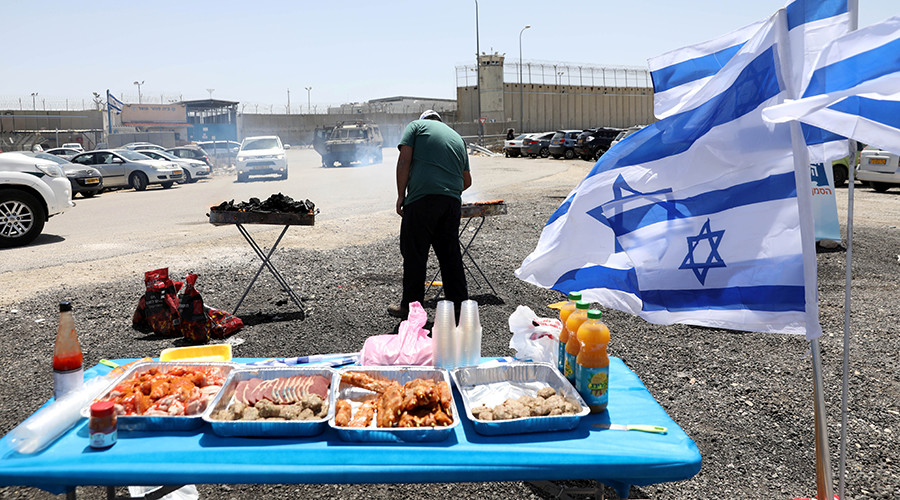 Israeli activists 'thought it nice' to hold BBQ near Palestinian hunger strikers