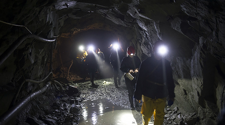 Mine collapse in Siberia leaves 2 dead, 1 in emergency care