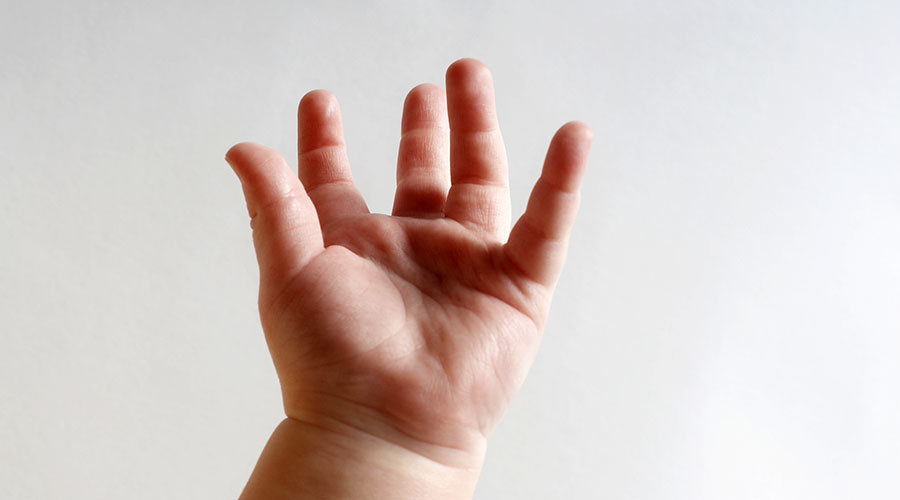 Thai man murders baby daughter live on Facebook before killing himself
