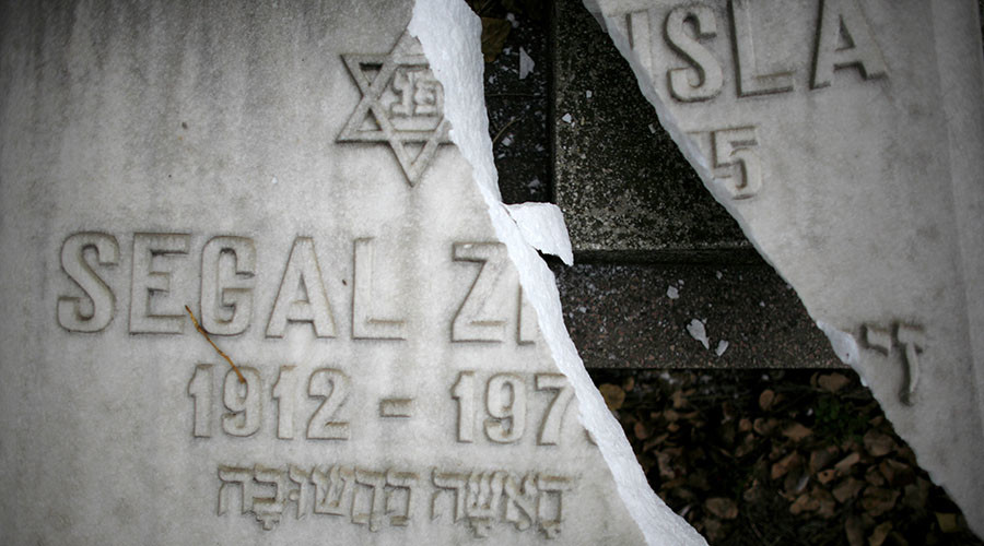 Jewish community shocked as Bucharest cemetery vandalized on Holocaust Remembrance Day