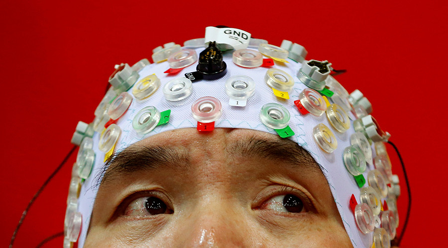 Mind hacking: Scientists want new laws to stop our thoughts from being stolen