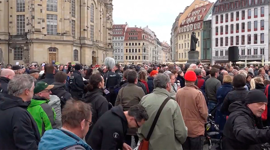 Pegida activists stage protest over ‘diversity’ monument in Dresden (VIDEO)