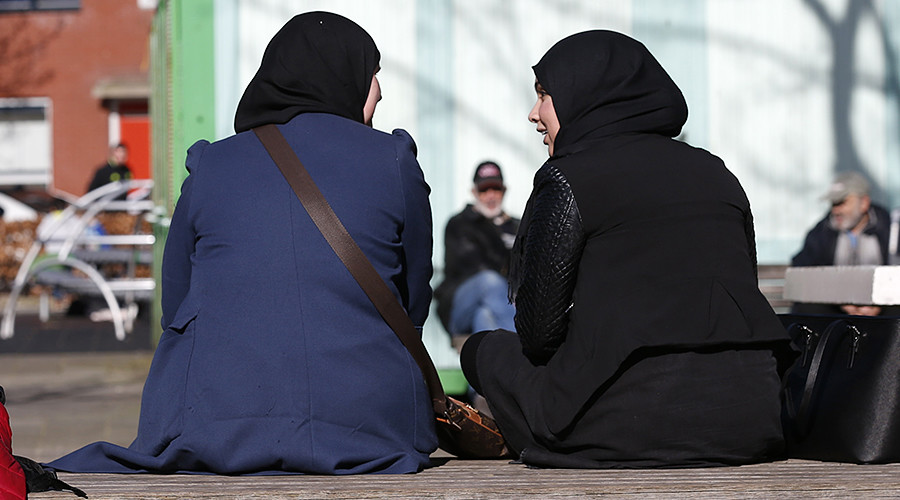 ‘All women’ could be asked to wear headscarves in ‘solidarity’ with Muslims – Austrian president
