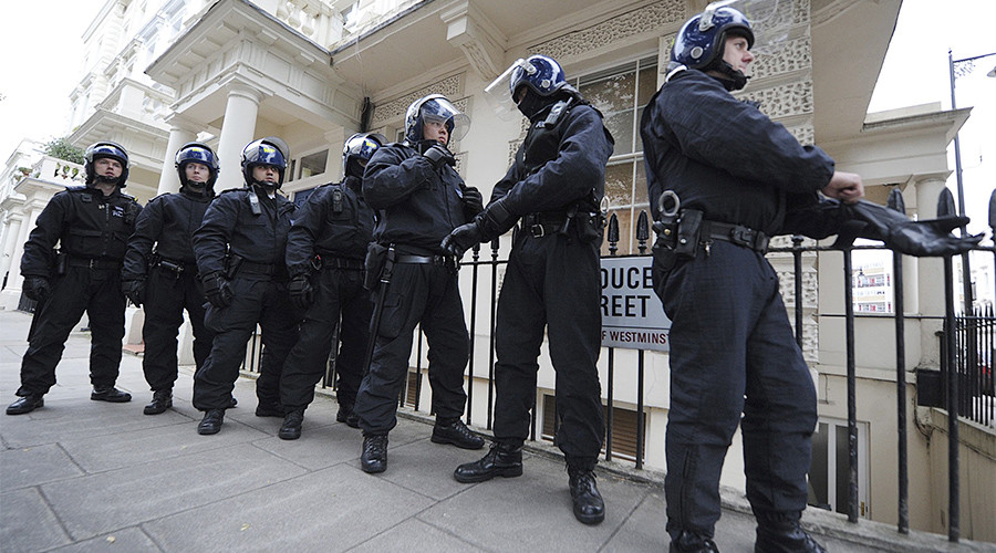 Police ‘foil active terrorist plot’ after woman shot in London raid