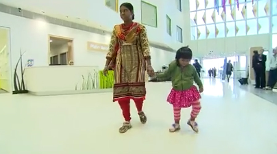 Toddler takes 1st steps after Aussie doctors remove 3rd leg, extra organs from parasitic twin