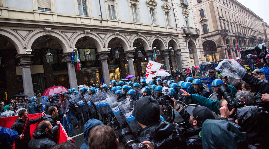 Violent clashes break out as police, protesters face off in Turin, Italy (PHOTOS, VIDEO)