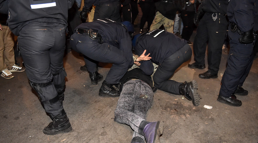 Dozens arrested in Germany after leftist & right-wing protesters clash with police on May 1 (VIDEO)