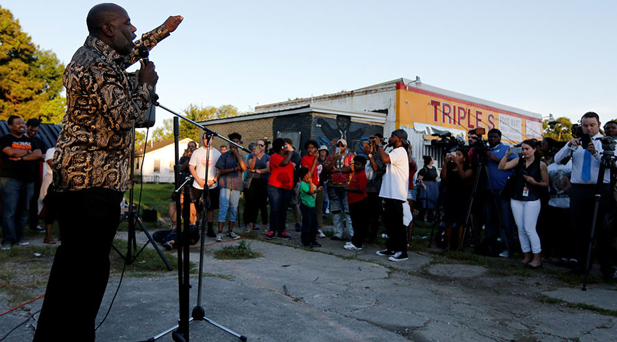 Louisiana investigating fatal police shooting of Alton Sterling