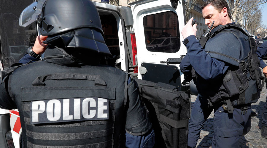 Radicalized man detained near military base in France, ISIS flags found in car – prosecution sources