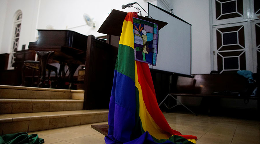 Cuba hosts first ever religious ceremony led by transgender clergyman (PHOTOS)
