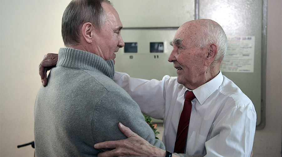 Putin visits his former KGB boss on his 90th birthday (VIDEO)