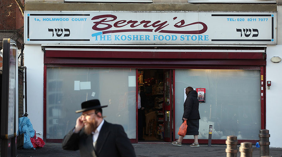 Man wielding meat cleaver storms Jewish shops, threatens young girls (VIDEO)