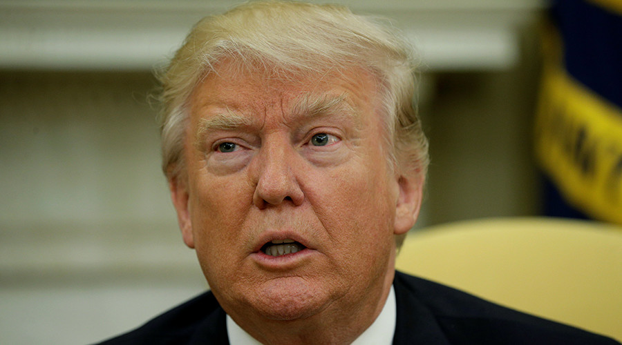 ‘Idiot, clown and embarrassment’: New poll shows falling ratings & scathing attitudes to Trump