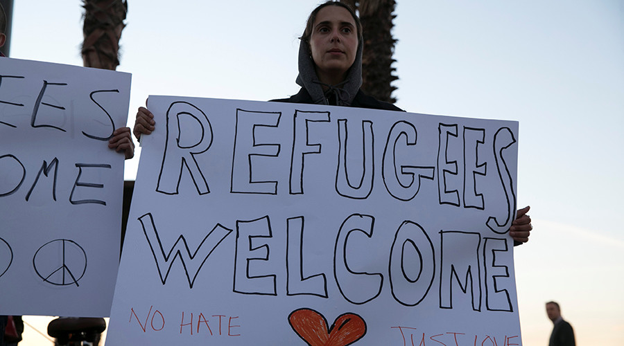Refugee entry to US slumps despite court blocks of Trump travel ban