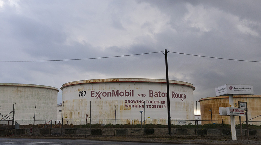 Oil rises on falling US stockpiles, Saudi cuts to Asia