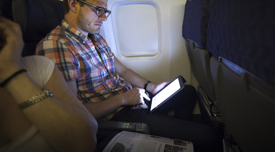 Homeland Security considers banning laptops on all flights