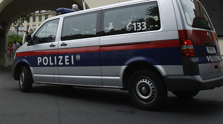Perpetrator arrested after taking hostage in bank in Austrian ski resort – police