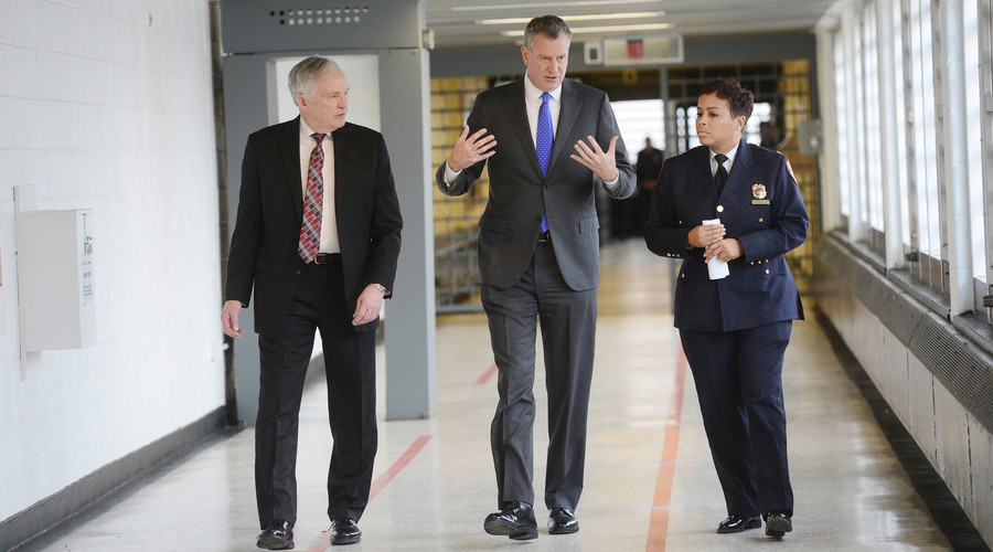 Beleaguered head of NYC prisons retires early amid scandals