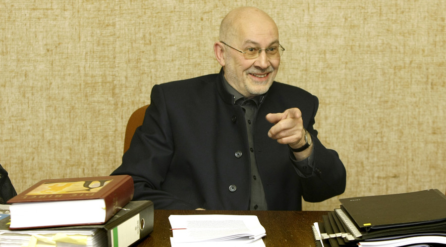 Runaway Holocaust denier convicted for 'Sieg Heil' salutes faces return to prison