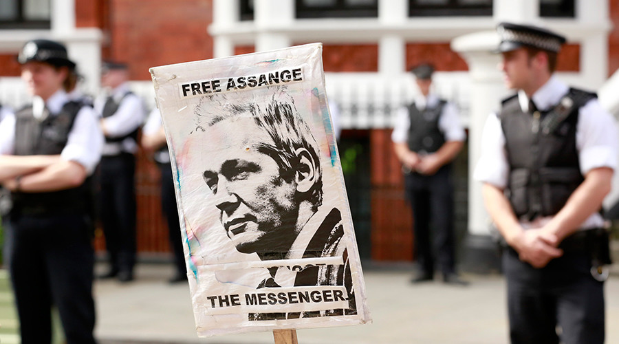 Downing Street protesters say police plan to arrest Assange is ‘beyond the pale’