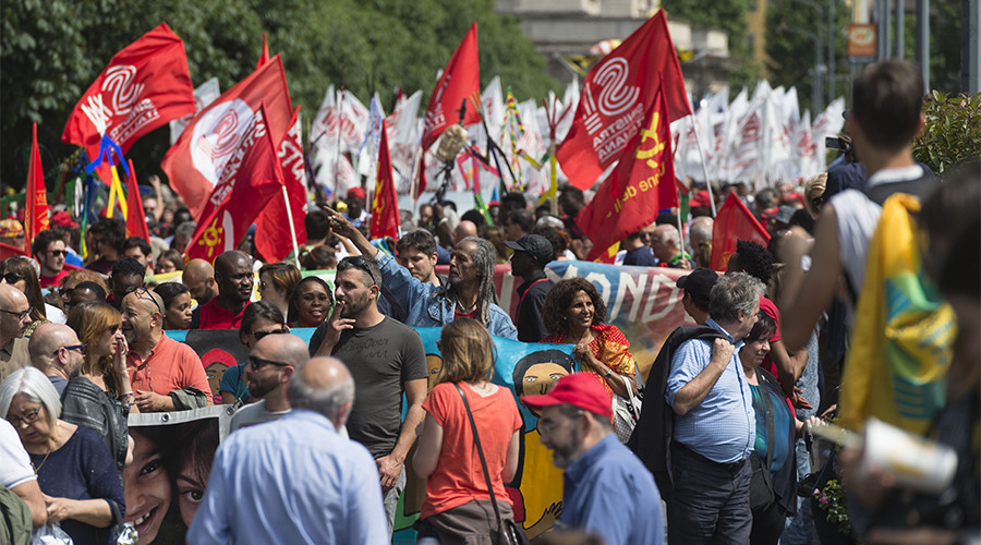 ‘Without borders’: Tens of thousands rally in Milan to support migrant rights (PHOTOS, VIDEO)
