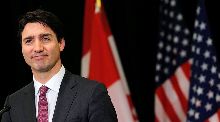 Canadian PM Trudeau ‘photobombs’ students’ Prom pictures (PHOTOS)