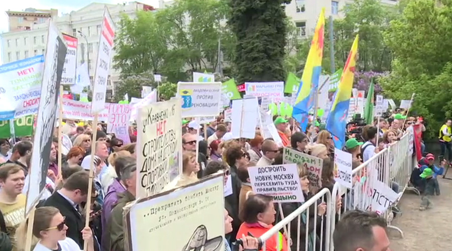 Hundreds rally against massive redevelopment project in Moscow (PHOTOS)