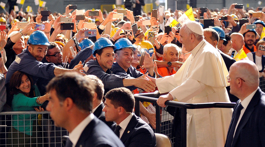 Pope Francis compares financial speculators to mercenaries