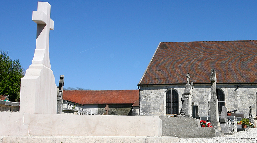 Charles de Gaulle gravestone vandalized in ‘despicable’ attack (PHOTO)