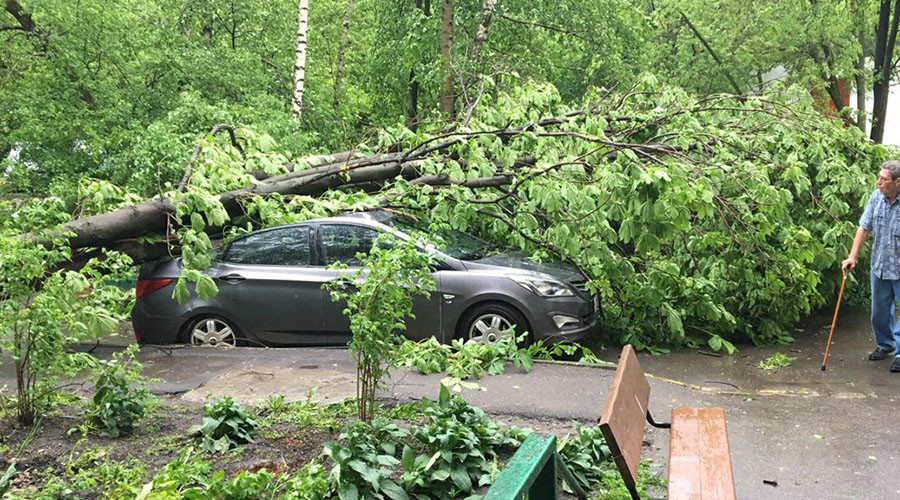 Dozen killed, over 120 injured in Moscow as severe storm causes havoc (PHOTO, VIDEO)