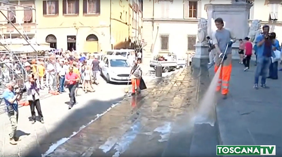 ‘Churches aren’t restaurants’: Florence hoses down cathedral steps to shoo snacking tourists