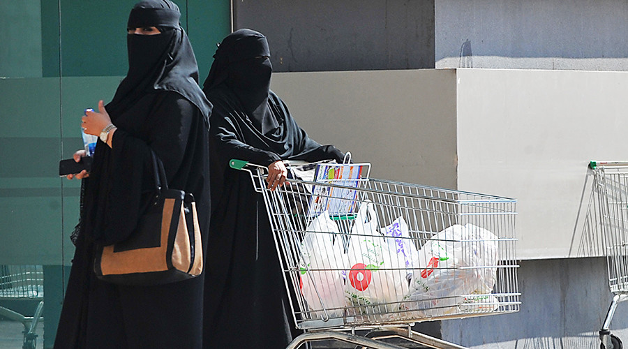 Qataris rush to stock up on food ahead of price hike as only land border shut