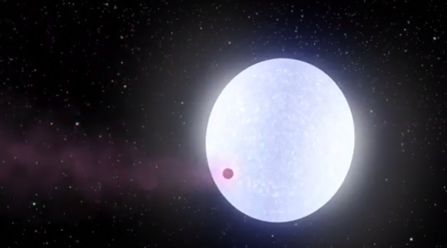 Newly-discovered extremely hot planet may have comet-like tail – study ...