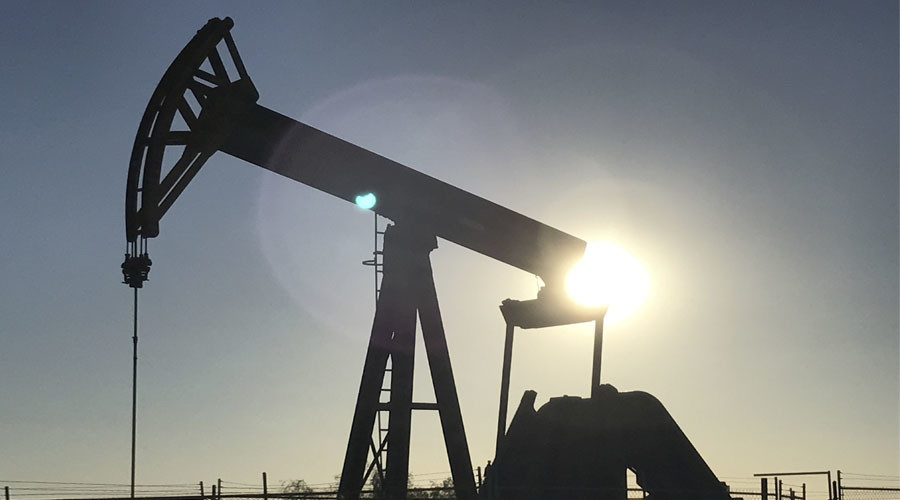Oil rises from 5-wk low caused by surprise stock build up in US