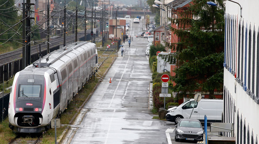 Flushing out terrorists? French actor rehearsing in train toilet mistaken for attacker