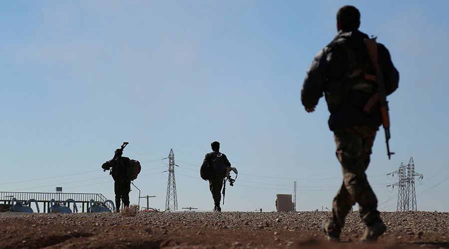 Syrian army reach Iraqi border, announce 'strategic turning point’ in war on ISIS
