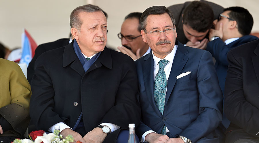Turkish mayor claims mystery foreign power responsible for Aegean quake