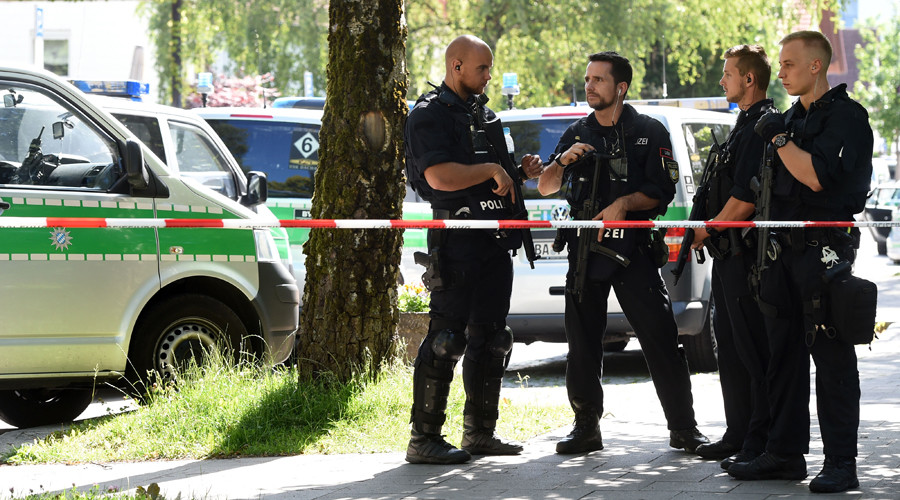 Female officer & 2 people injured in Munich shooting, suspect detained (PHOTOS, VIDEOS)