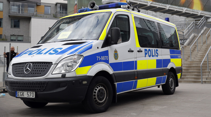 Person arrested after van strikes cars in Stockholm, injuring 1 (PHOTOS)