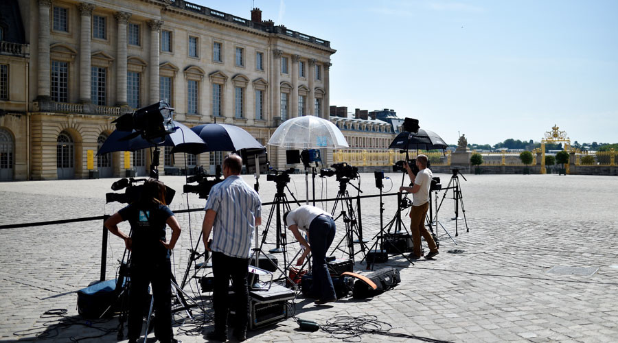 Macron govt shows ‘worrying signs’ of hostility towards media independence - French journalists