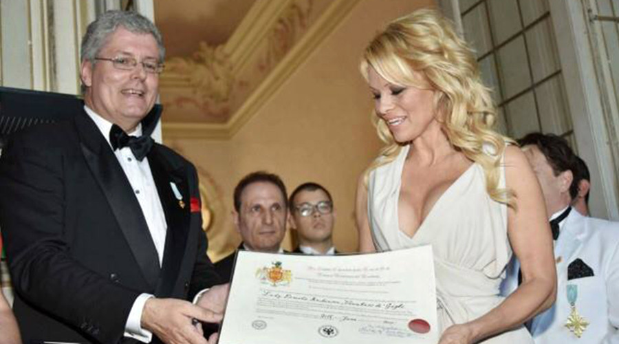 Police unmask ‘fake prince fraudster’ who fooled rich, famous & Pamela Anderson