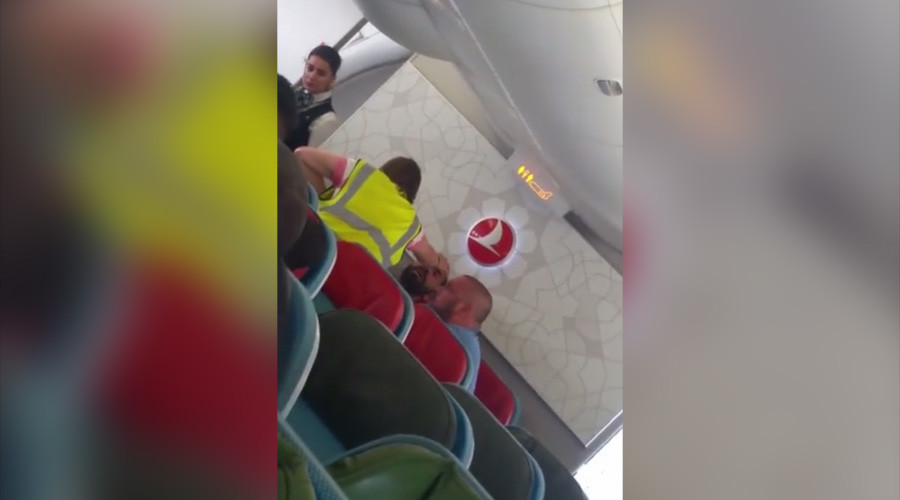 Distressing footage of Afghan passenger abused on Turkish Airlines flight (VIDEO)