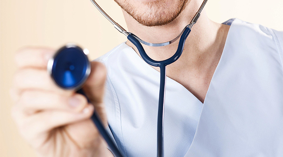Canadian mom demands ‘white doctor who doesn’t have brown teeth’ in racist rant (VIDEO)