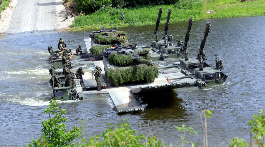 Mental blockade: US embargoes 20 nations but frets over imaginary Russian siege