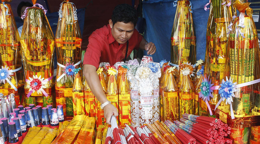 Philippines bans private use of firecrackers to avoid deaths & injuries