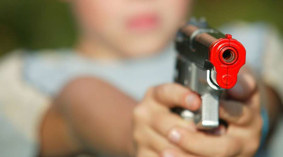Bavarian teen probed for shooting at Thai king with toy gun